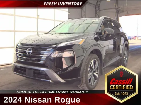 Black 2024 Nissan Rogue SL for sale in Cedar Rapids, IA