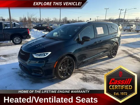 Blue 2025 Chrysler Pacifica Limited for sale in Cedar Rapids, IA