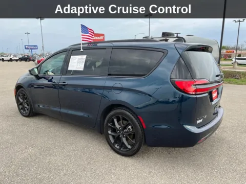 Another view of 2025 Chrysler Pacifica Limited for sale in Cedar Rapids, IA at Cassill Motors