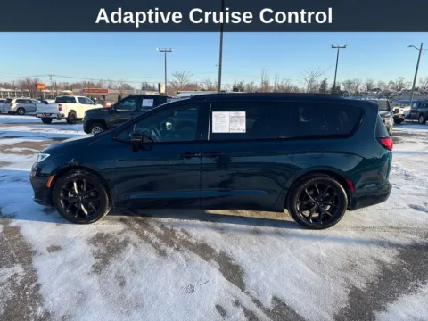 Another view of 2025 Chrysler Pacifica Limited for sale in Cedar Rapids, IA at Cassill Motors