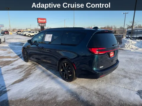 Another view of 2025 Chrysler Pacifica Limited for sale in Cedar Rapids, IA at Cassill Motors