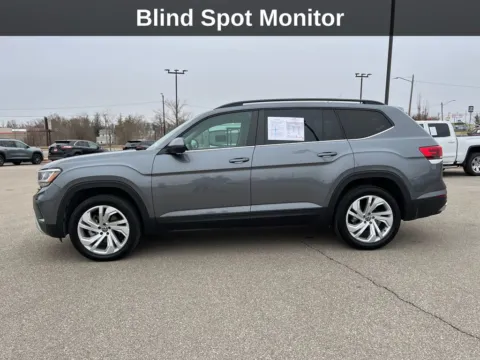 Photos of 2022 Volkswagen Atlas 3.6L V6 SE w/Technology for sale in Cedar Rapids, IA at Cassill Motors