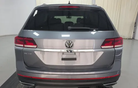 More photos of 2022 Volkswagen Atlas 3.6L V6 SE w/Technology at Cassill Motors, IA