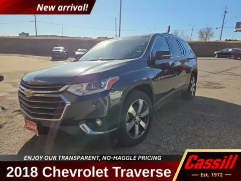 Gray 2018 Chevrolet Traverse 3LT for sale in Cedar Rapids, IA