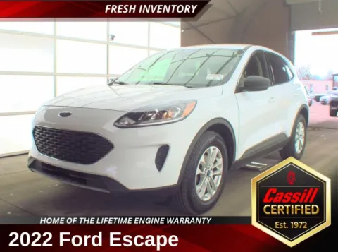 White 2022 Ford Escape SE for sale in Cedar Rapids, IA