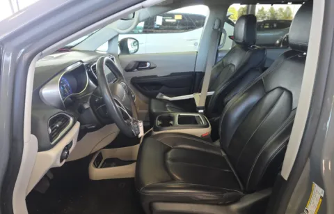 More photos of 2023 Chrysler Pacifica Touring L at Cassill Motors, IA