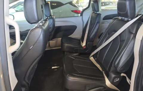 More photos of 2023 Chrysler Pacifica Touring L at Cassill Motors, IA