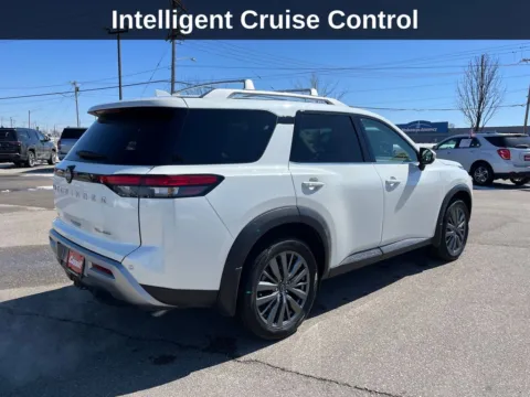 More photos of 2024 Nissan Pathfinder SL at Cassill Motors, IA