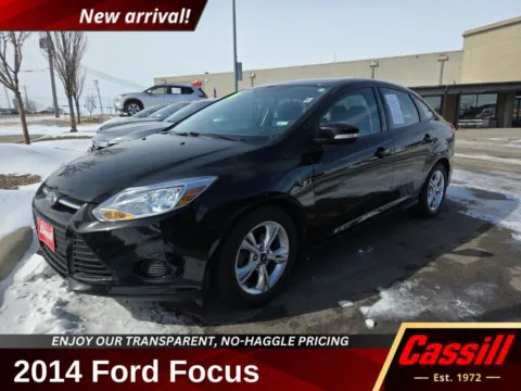 Black 2014 Ford Focus SE for sale in Cedar Rapids, IA