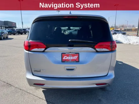 More photos of 2017 Chrysler Pacifica Touring at Cassill Motors, IA