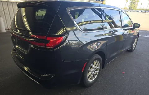 More photos of 2023 Chrysler Pacifica Touring L at Cassill Motors, IA