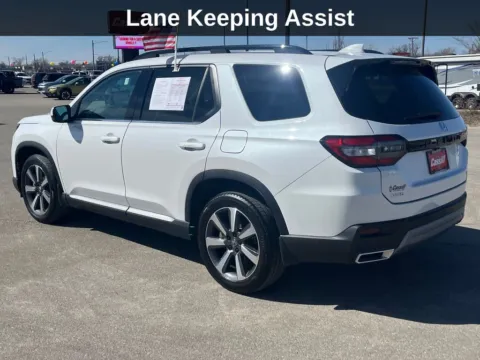 More photos of 2023 Honda Pilot Touring at Cassill Motors, IA