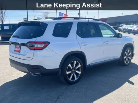 More photos of 2023 Honda Pilot Touring at Cassill Motors, IA