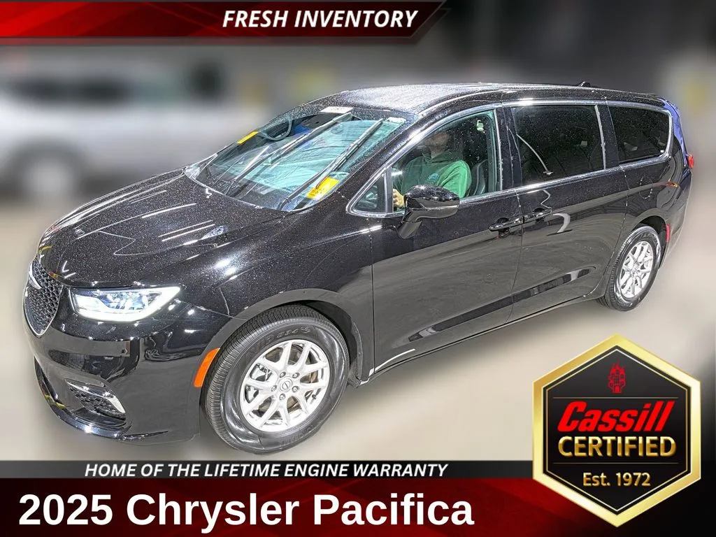 2025 Chrysler Pacifica Select