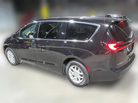 More photos of 2025 Chrysler Pacifica Select at Cassill Motors, IA