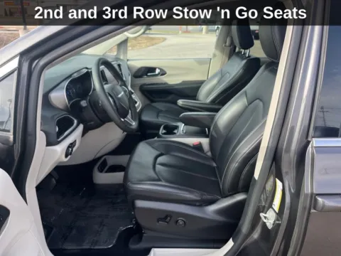 More photos of 2023 Chrysler Pacifica Touring L at Cassill Motors, IA