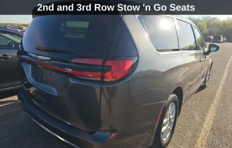 More photos of 2023 Chrysler Pacifica Touring L at Cassill Motors, IA