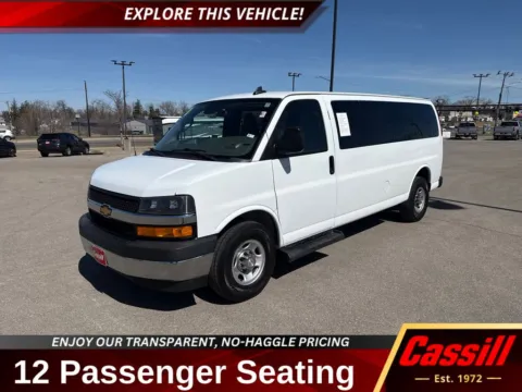 White 2020 Chevrolet Express 3500 LT for sale in Cedar Rapids, IA