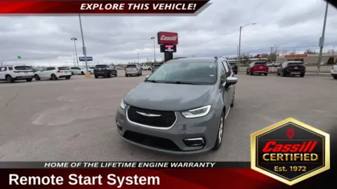 Gray 2023 Chrysler Pacifica Limited for sale in Cedar Rapids, IA