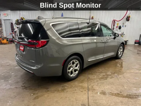 More photos of 2023 Chrysler Pacifica Limited at Cassill Motors, IA