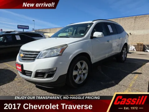White 2017 Chevrolet Traverse LT for sale in Cedar Rapids, IA