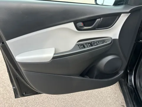 More photos of 2023 Hyundai Kona SEL at Cassill Motors, IA