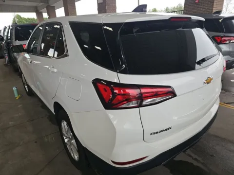 More photos of 2022 Chevrolet Equinox LT at Cassill Motors, IA
