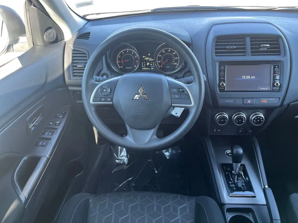 2025 Mitsubishi Outlander Sport ES - Photo 18