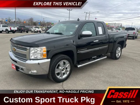 Black 2013 Chevrolet Silverado 1500 LT for sale in Cedar Rapids, IA