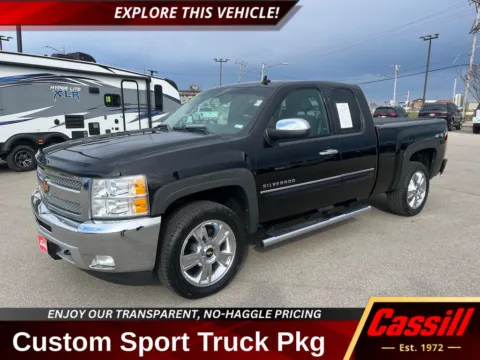 Black 2013 Chevrolet Silverado 1500 LT for sale in Cedar Rapids, IA