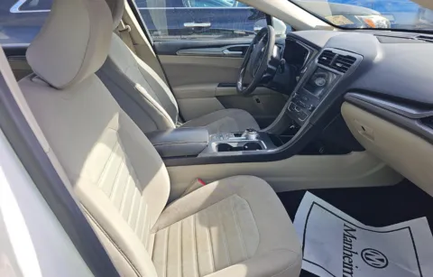 More photos of 2020 Ford Fusion Hybrid SE at Cassill Motors, IA