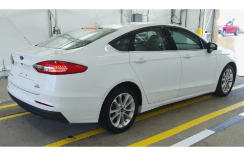 More photos of 2020 Ford Fusion Hybrid SE at Cassill Motors, IA