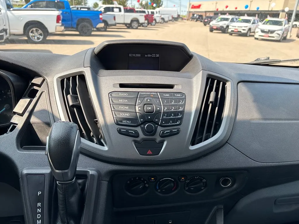 2016 Ford Transit Base - Photo 21
