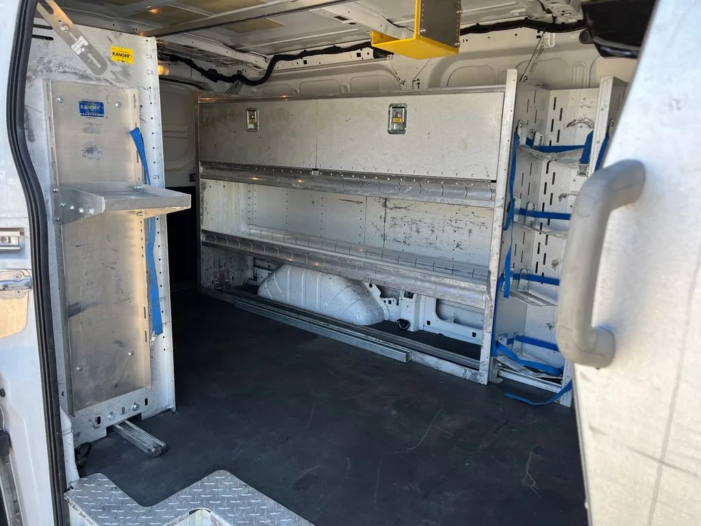 2016 Ford Transit Base - Photo 24