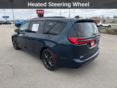 Another view of 2025 Chrysler Pacifica Limited for sale in Cedar Rapids, IA at Cassill Motors