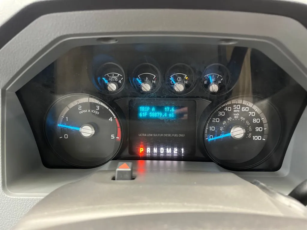 2014 Ford F-550 - Photo 18