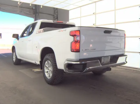 More photos of 2021 Chevrolet Silverado 1500 LT at Cassill Motors, IA