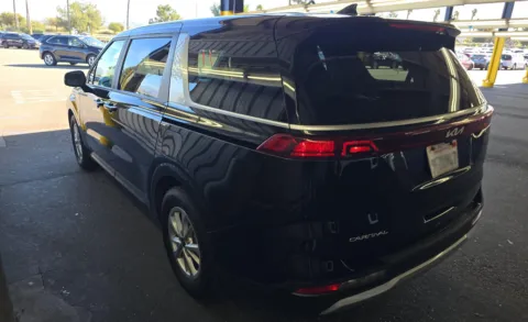 More photos of 2023 Kia Carnival LX at Cassill Motors, IA