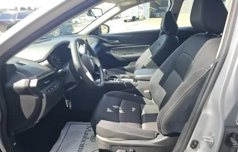 More photos of 2024 Nissan Altima 2.5 SV at Cassill Motors, IA