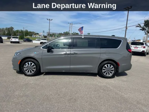 Photos of 2025 Chrysler Pacifica Hybrid Select for sale in Cedar Rapids, IA at Cassill Motors