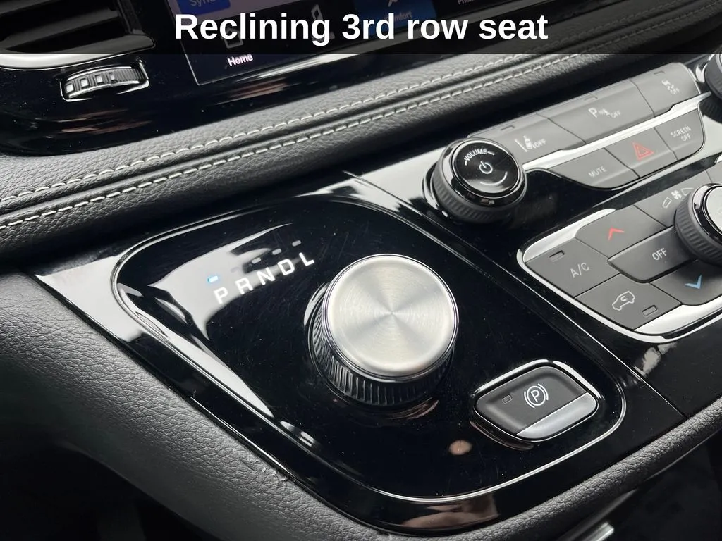 2025 Chrysler Pacifica PHEV Select - Photo 25