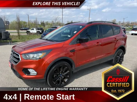 Orange 2019 Ford Escape SE for sale in Cedar Rapids, IA