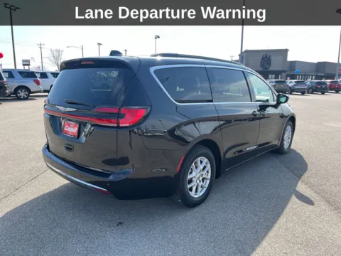 More photos of 2022 Chrysler Pacifica Touring L at Cassill Motors, IA