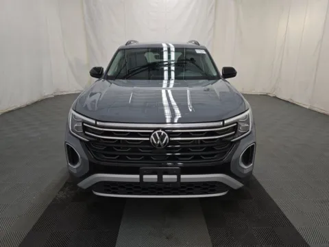 Photos of 2024 Volkswagen Atlas 2.0T Peak Edition SE w/Technology for sale in Cedar Rapids, IA at Cassill Motors