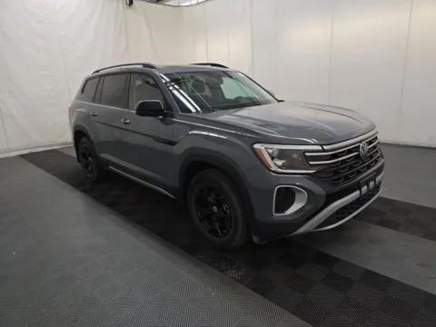 More photos of 2024 Volkswagen Atlas 2.0T Peak Edition SE w/Technology at Cassill Motors, IA