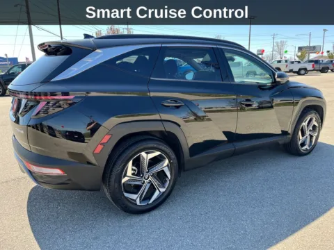 More photos of 2022 Hyundai Tucson Hybrid Limited at Cassill Motors, IA