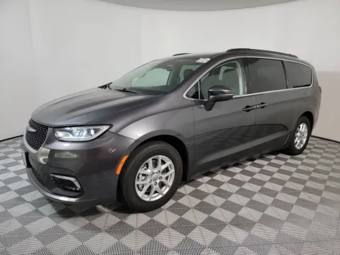 Gray 2022 Chrysler Pacifica Touring L for sale in Cedar Rapids, IA