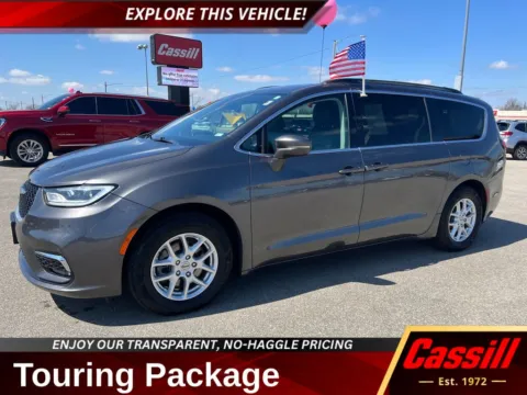 Gray 2022 Chrysler Pacifica Touring L for sale in Cedar Rapids, IA
