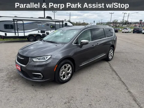 Photos of 2021 Chrysler Pacifica Limited for sale in Cedar Rapids, IA at Cassill Motors