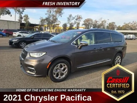 Gray 2021 Chrysler Pacifica Limited for sale in Cedar Rapids, IA